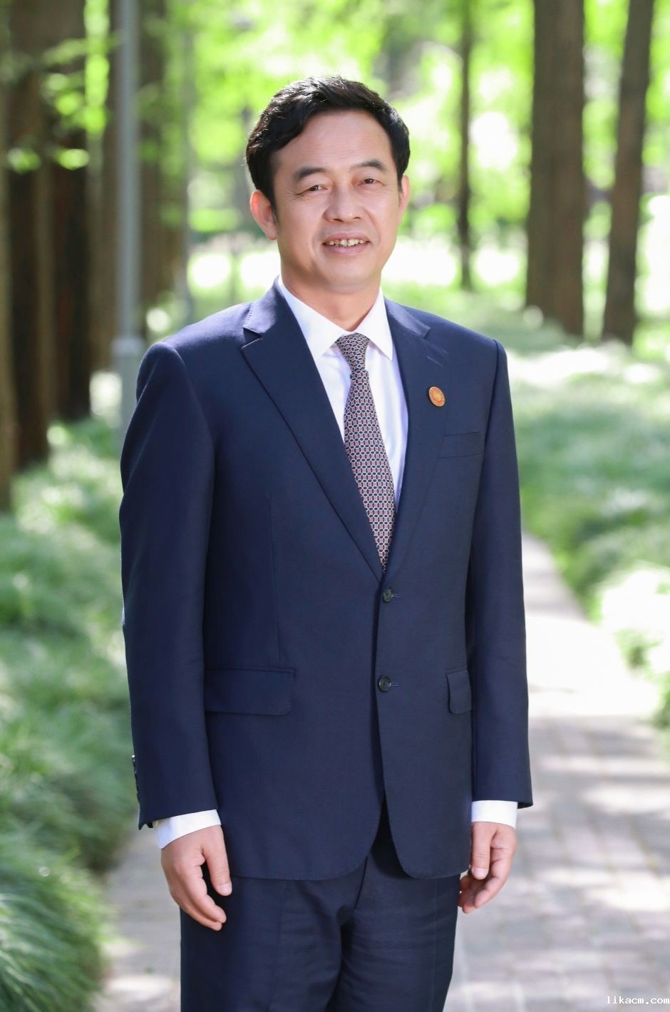 说明: taptap下载安装官方正版校长冯志刚